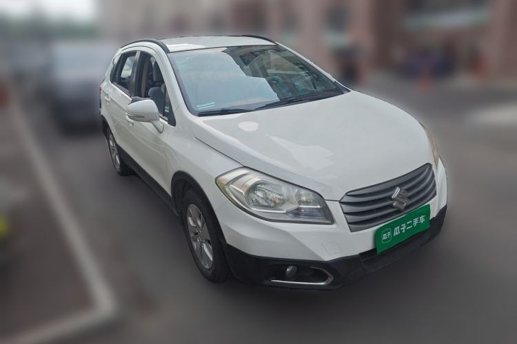 Used Suzuki S-Cross 2014 1.6L CVT Two-Wheel Drive Entry Model Front Right 45 Deg