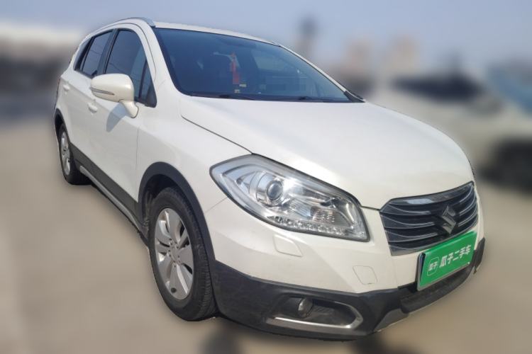 Used Suzuki S-Cross 2014 1.6L CVT Two-Wheel Drive Elite Version Front Right 45 Deg