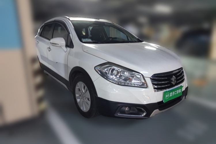 Used Suzuki S-Cross 2014 1.6L CVT Two-Wheel Drive Elite Version Front Right 45 Deg