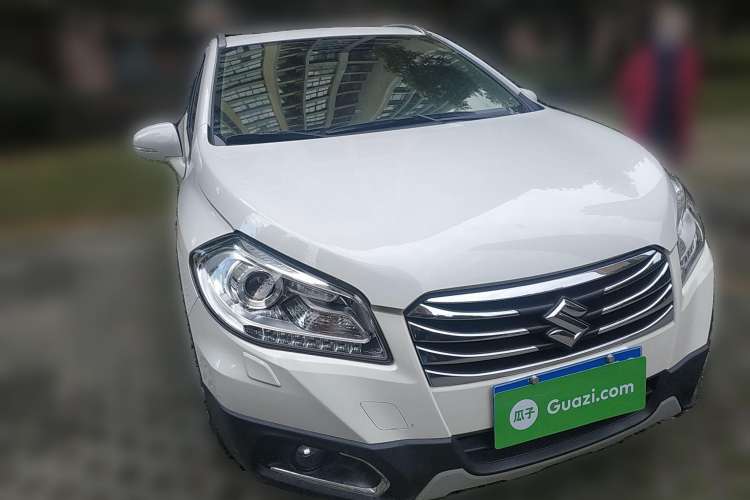 Used Suzuki S-Cross 2014 1.6L CVT Two-Wheel Drive Elite Version Front Right 45 Deg