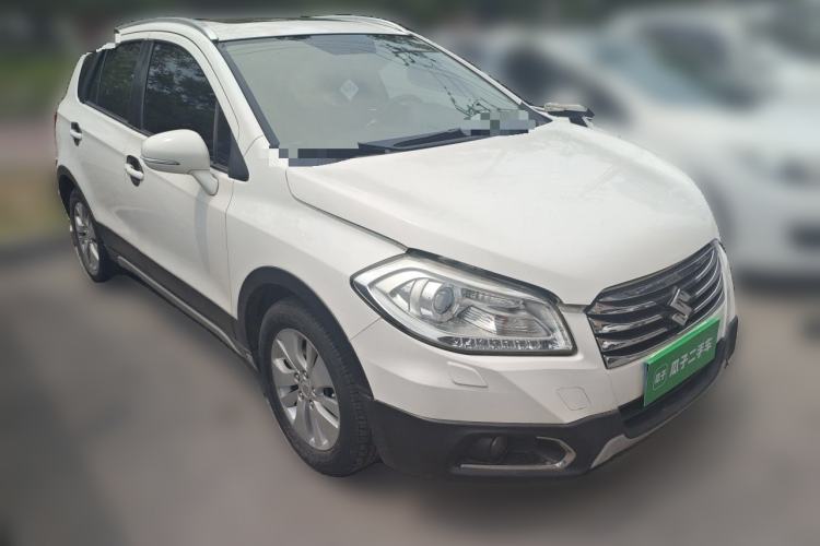 Used Suzuki S-Cross 2014 1.6L CVT Two-Wheel Drive Elite Version Front Right 45 Deg