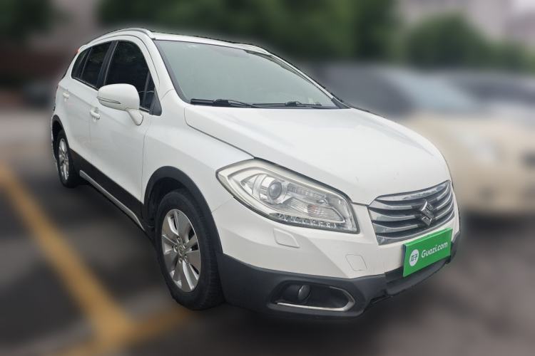 Used Suzuki S-Cross 2014 1.6L CVT Two-Wheel Drive Elite Version Front Right 45 Deg
