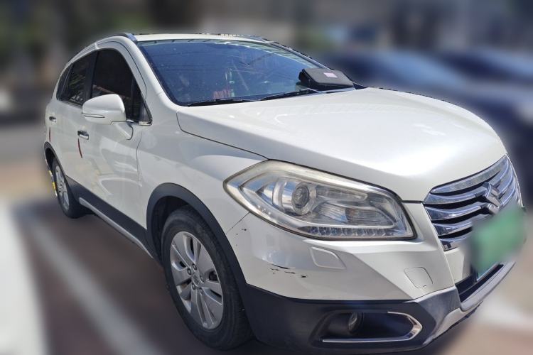 Used Suzuki S-Cross 2014 1.6L CVT Two-Wheel Drive Elite Version Front Right 45 Deg