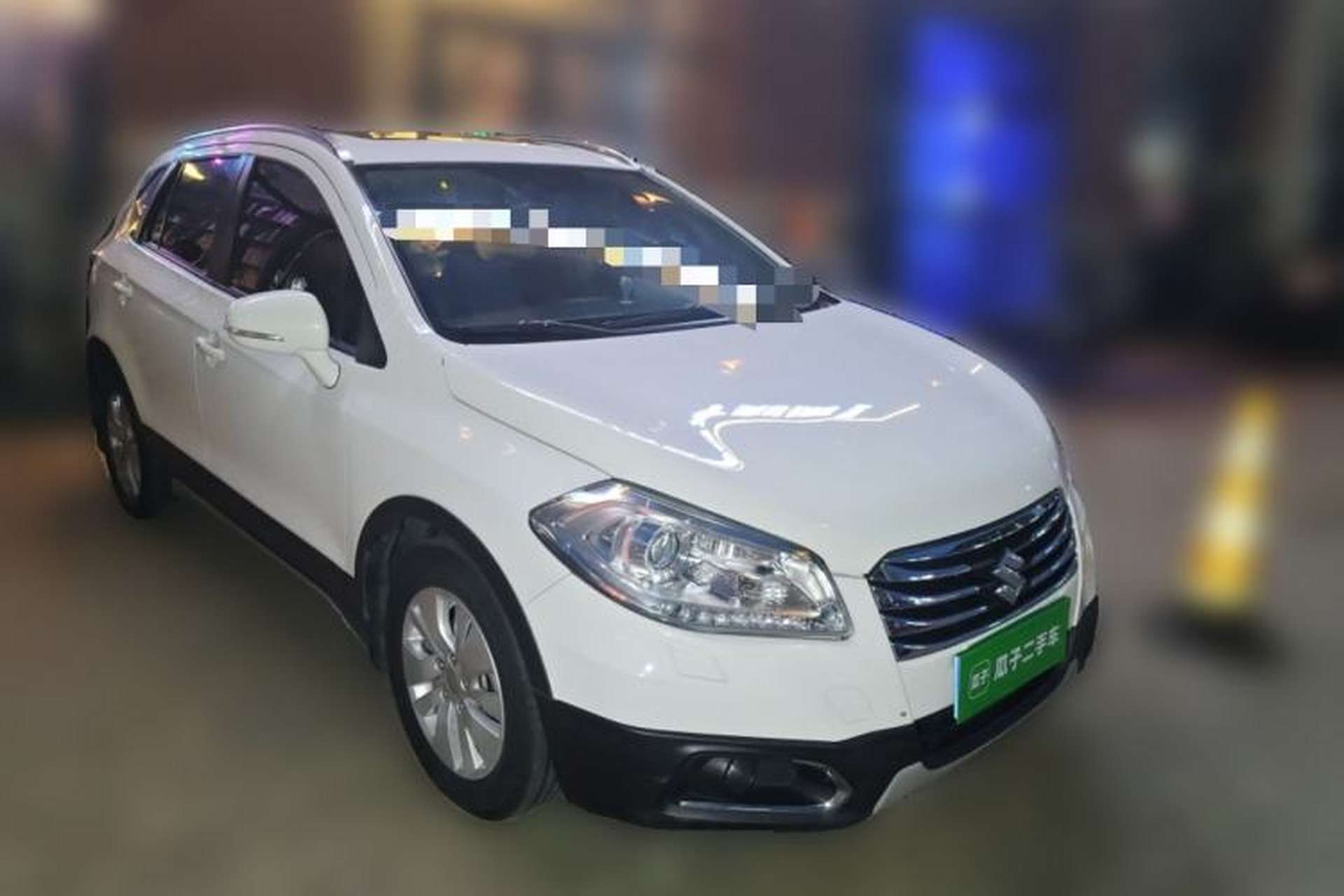Used Suzuki S-Cross 2014 1.6L CVT Two-Wheel Drive Elite Version Front Right 45 Deg