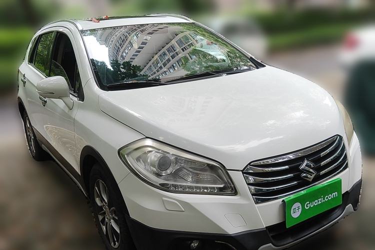Used Suzuki S-Cross 2014 1.6L CVT Two-Wheel Drive Elite Version Front Right 45 Deg