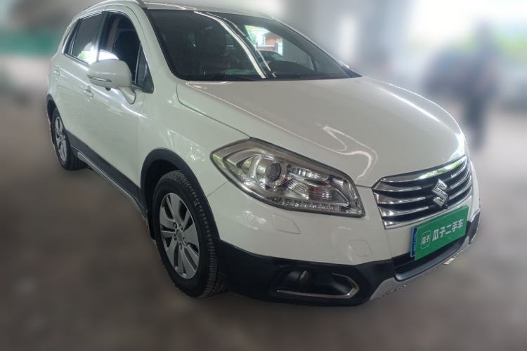 Used Suzuki S-Cross 2014 1.6L CVT Two-Wheel Drive Elite Version Front Right 45 Deg