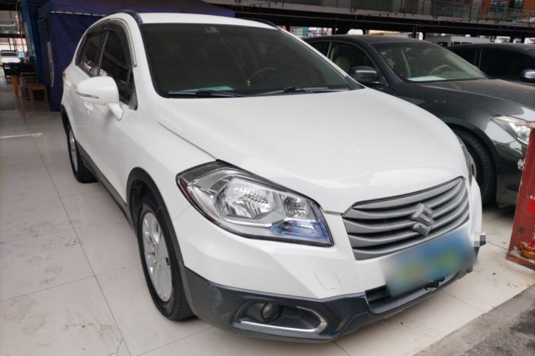 Used Suzuki S-Cross 2014 1.6L CVT Two-Wheel Drive Entry Model Front Right 45 Deg