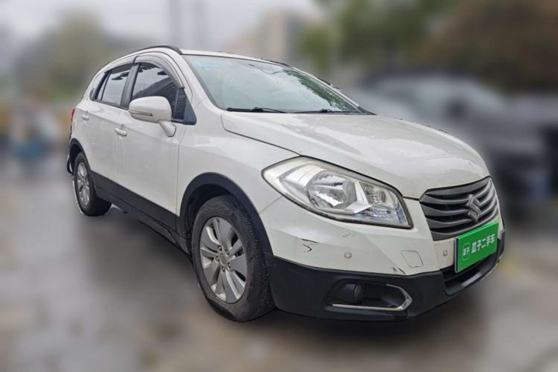 Used Suzuki S-Cross 2014 1.6L CVT Two-Wheel Drive Entry Model Front Right 45 Deg