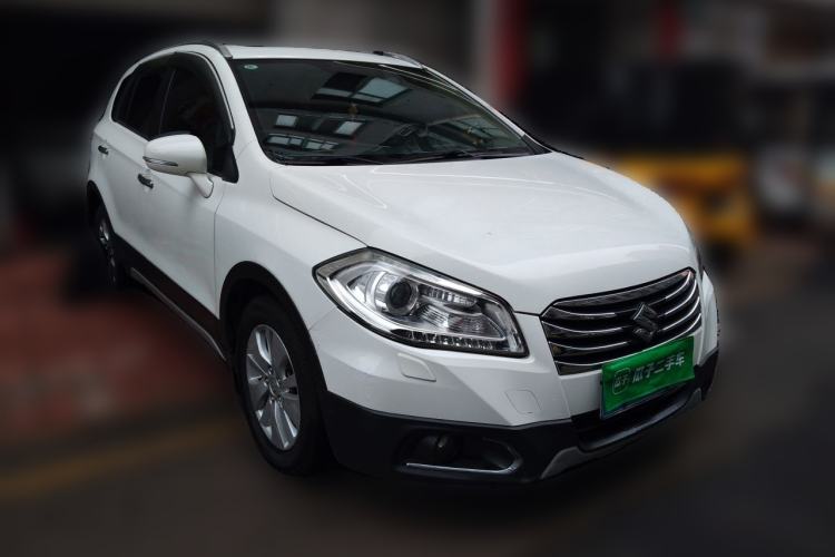 Used Suzuki S-Cross 2014 1.6L CVT Two-Wheel Drive Elite Version Front Right 45 Deg