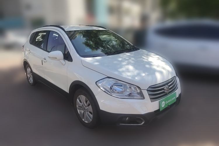 Used Suzuki S-Cross 2014 1.6L CVT Two-Wheel Drive Entry Model Front Right 45 Deg