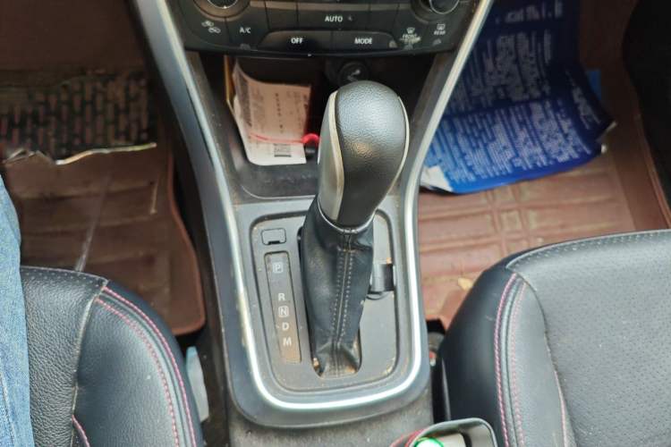 Used Suzuki S-Cross 2014 1.6L CVT Two-Wheel Drive Elite Version Gear Lever