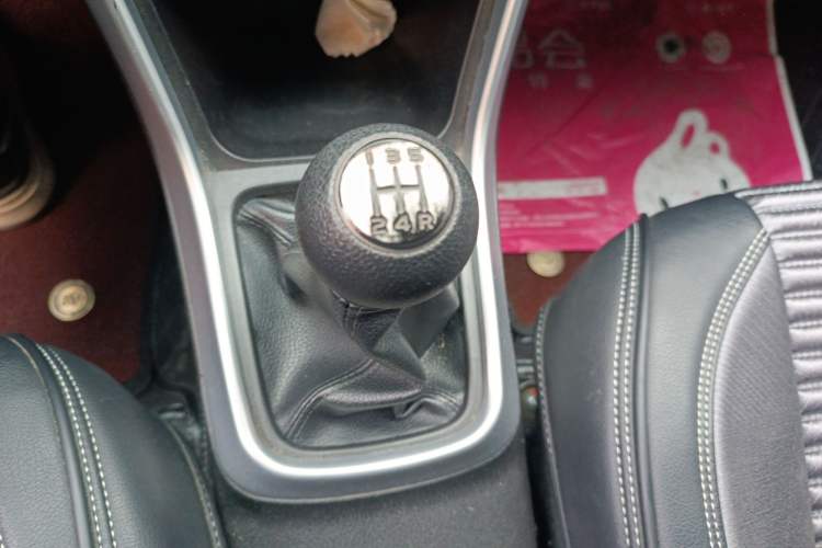 Used Suzuki S-Cross 2014 1.6L Manual Two-Wheel Drive Entry Model Gear Lever