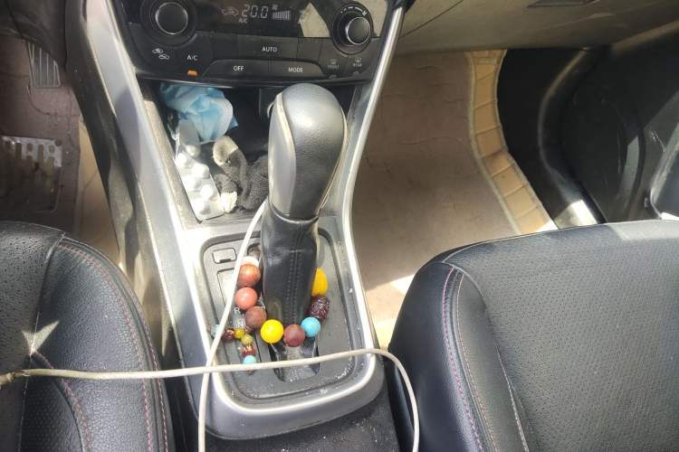 Used Suzuki S-Cross 2014 1.6L CVT Two-Wheel Drive Elite Version Gear Lever