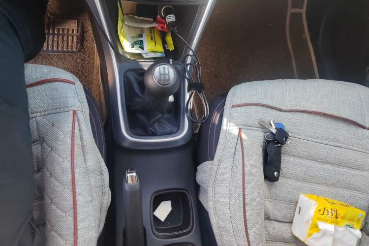 Used Suzuki S-Cross 2014 1.6L Manual Two-Wheel Drive Entry Model Gear Lever