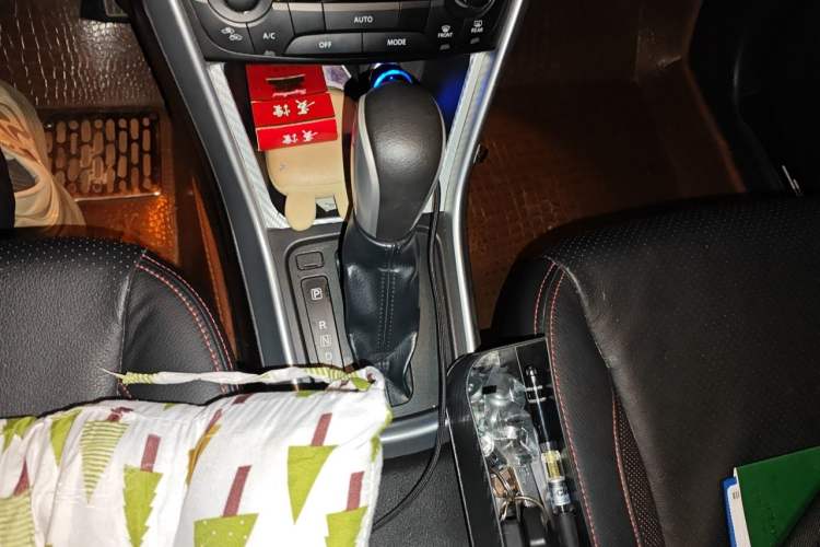 Used Suzuki S-Cross 2014 1.6L CVT Two-Wheel Drive Elite Version Gear Lever