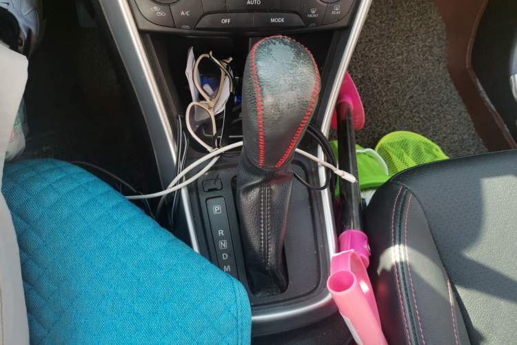 Used Suzuki S-Cross 2014 1.6L CVT Two-Wheel Drive Elite Version Gear Lever
