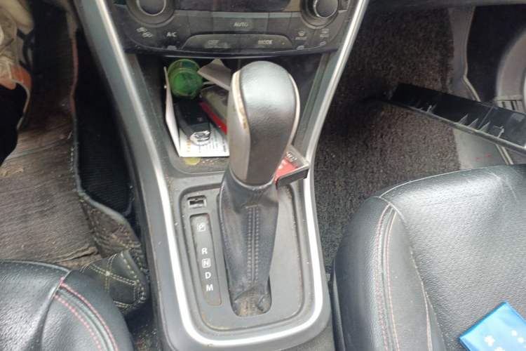 Used Suzuki S-Cross 2014 1.6L CVT Two-Wheel Drive Elite Version Gear Lever