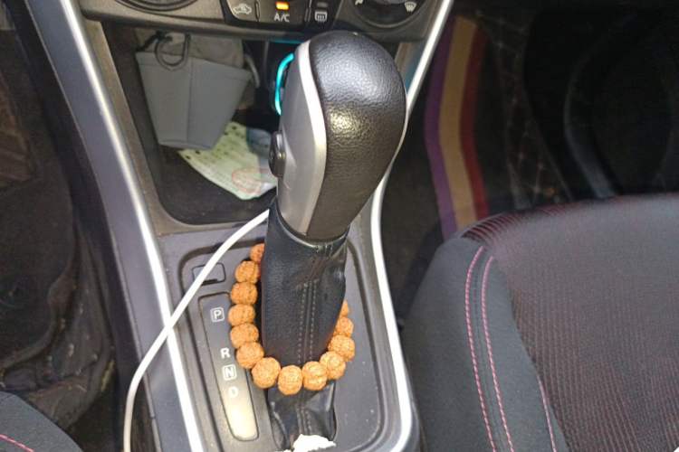 Used Suzuki S-Cross 2014 1.6L CVT Two-Wheel Drive Entry Model Gear Lever