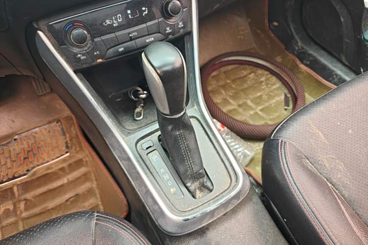 Used Suzuki S-Cross 2014 1.6L CVT Two-Wheel Drive Elite Version Gear Lever