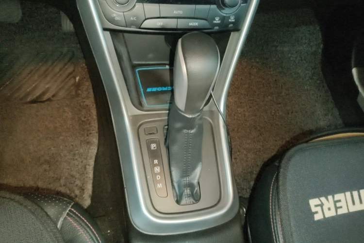 Used Suzuki S-Cross 2014 1.6L CVT Two-Wheel Drive Elite Version Gear Lever