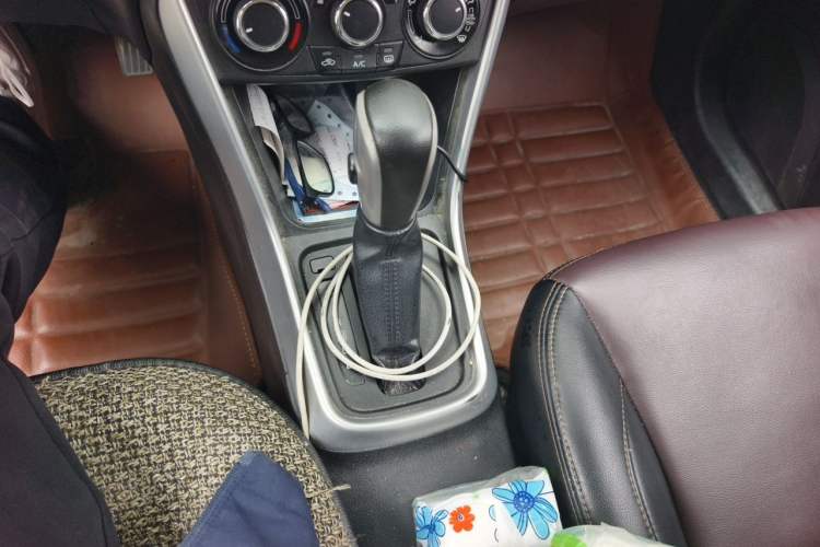 Used Suzuki S-Cross 2014 1.6L CVT Two-Wheel Drive Entry Model Gear Lever