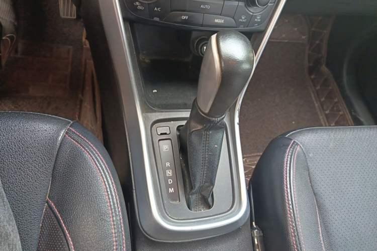 Used Suzuki S-Cross 2014 1.6L CVT Two-Wheel Drive Elite Version Gear Lever