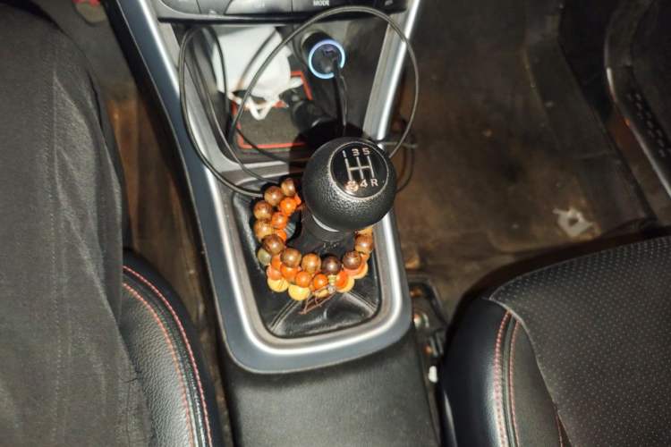 Used Suzuki S-Cross 2014 1.6L Manual Two-Wheel Drive Elite Model Gear Lever