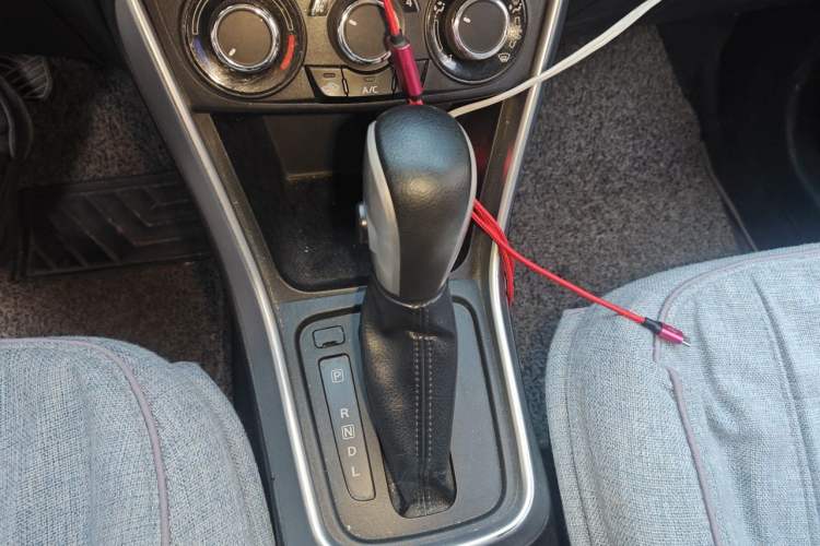 Used Suzuki S-Cross 2014 1.6L CVT Two-Wheel Drive Entry Model Gear Lever