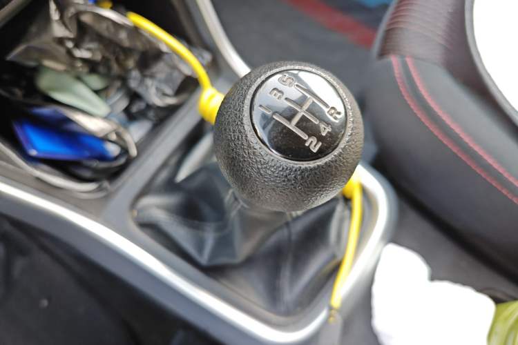 Used Suzuki S-Cross 2014 1.6L Manual Two-Wheel Drive Entry Model Gear Lever