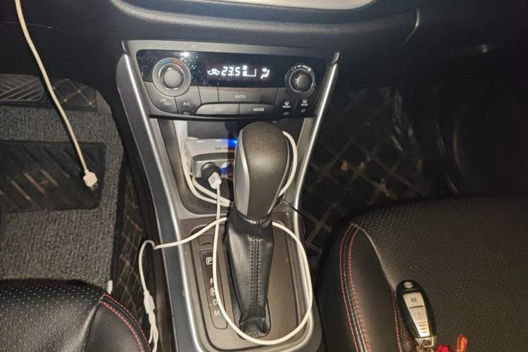 Used Suzuki S-Cross 2014 1.6L CVT Four-Wheel Drive Luxury Version Gear Lever