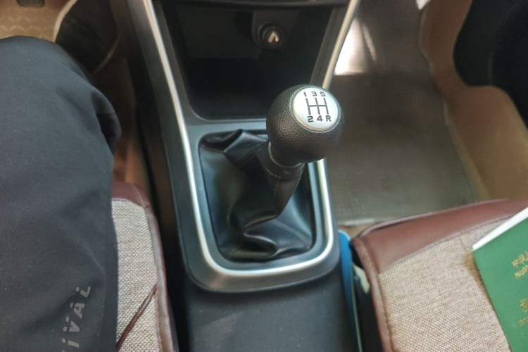 Used Suzuki S-Cross 2014 1.6L Manual Two-Wheel Drive Elite Model Gear Lever