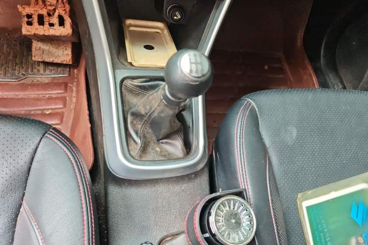 Used Suzuki S-Cross 2014 1.6L Manual Two-Wheel Drive Elite Model Gear Lever