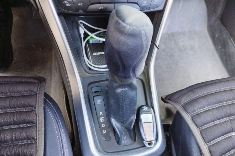 Used Suzuki S-Cross 2014 1.6L CVT Two-Wheel Drive Elite Version Gear Lever