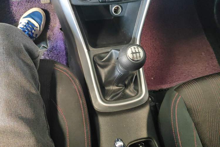 Used Suzuki S-Cross 2014 1.6L Manual Two-Wheel Drive Entry Model Gear Lever