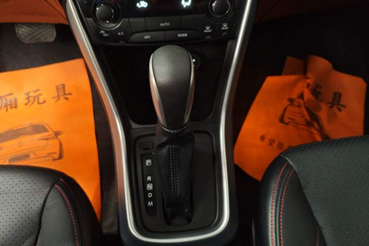 Used Suzuki S-Cross 2014 1.6L CVT Two-Wheel Drive Elite Version Gear Lever