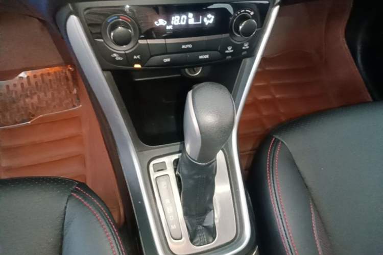Used Suzuki S-Cross 2014 1.6L CVT Two-Wheel Drive Elite Version Gear Lever