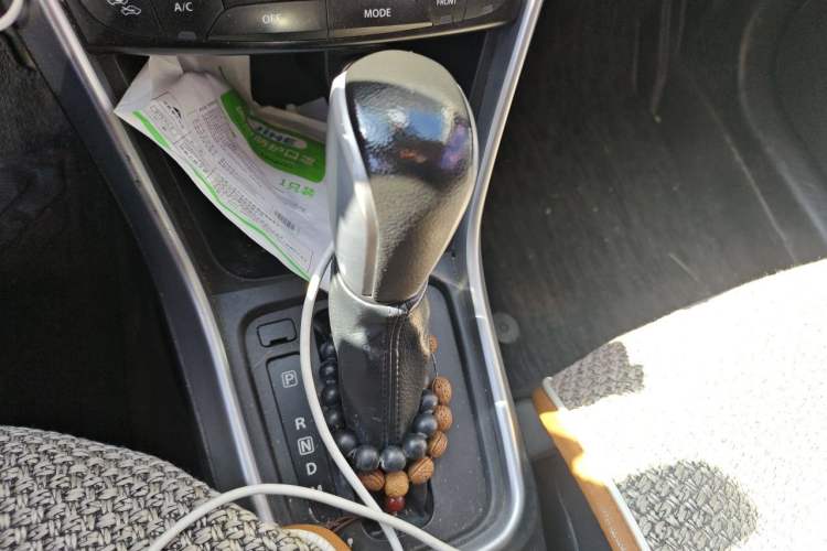 Used Suzuki S-Cross 2014 1.6L CVT Two-Wheel Drive Elite Version Gear Lever