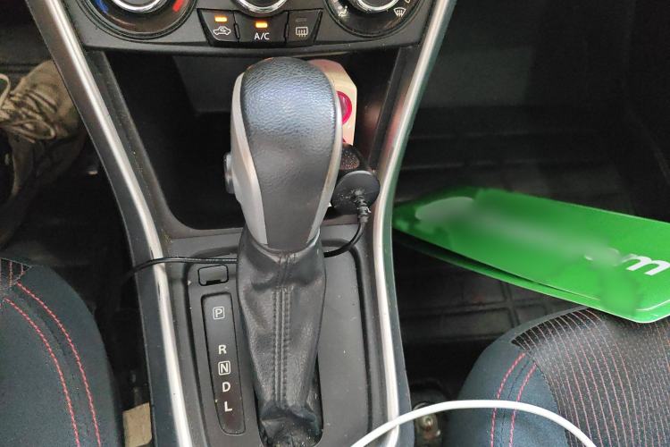 Used Suzuki S-Cross 2014 1.6L CVT Two-Wheel Drive Entry Model Gear Lever