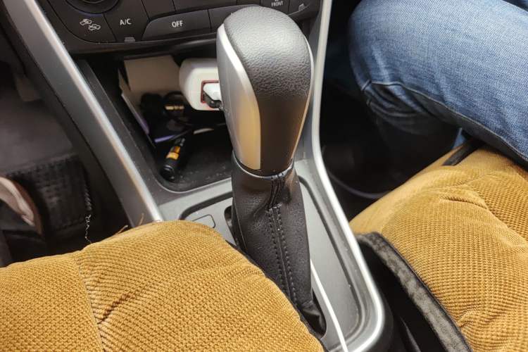 Used Suzuki S-Cross 2014 1.6L CVT Two-Wheel Drive Elite Version Gear Lever