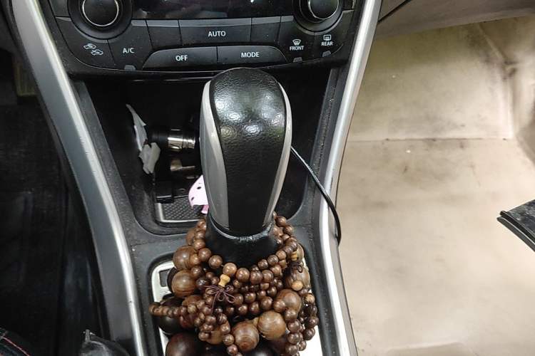 Used Suzuki S-Cross 2014 1.6L CVT Two-Wheel Drive Elite Version Gear Lever