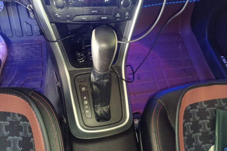 Used Suzuki S-Cross 2014 1.6L CVT Two-Wheel Drive Elite Version Gear Lever