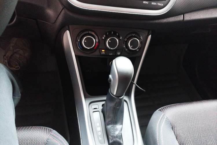 Used Suzuki S-Cross 2014 1.6L CVT Two-Wheel Drive Entry Model Gear Lever