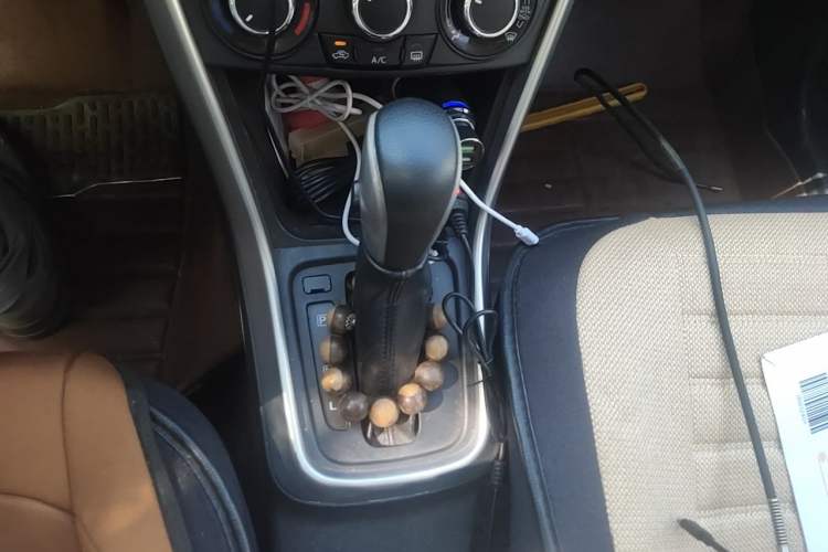 Used Suzuki S-Cross 2014 1.6L CVT Two-Wheel Drive Entry Model Gear Lever