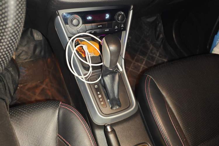 Used Suzuki S-Cross 2014 1.6L CVT Two-Wheel Drive Elite Version Gear Lever