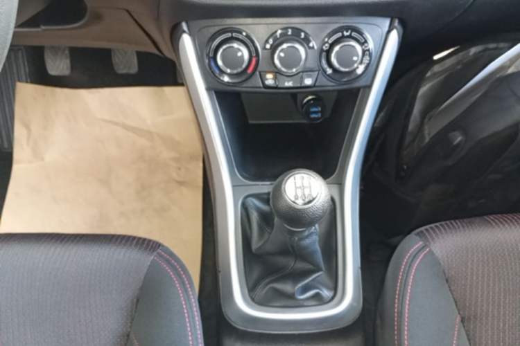 Used Suzuki S-Cross 2014 1.6L Manual Two-Wheel Drive Entry Model Gear Lever