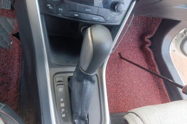 Used Suzuki S-Cross 2014 1.6L CVT Two-Wheel Drive Elite Version Gear Lever
