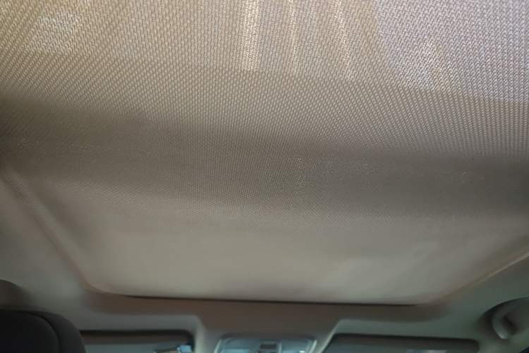 Used Suzuki S-Cross 2014 1.6L CVT Two-Wheel Drive Elite Version Headliner