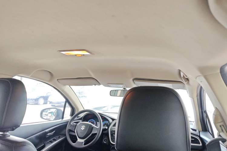 Used Suzuki S-Cross 2014 1.6L CVT Two-Wheel Drive Entry Model Headliner