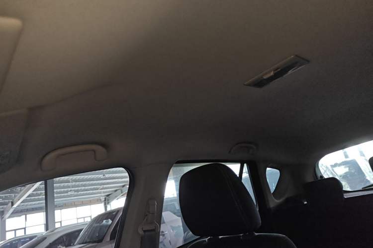 Used Suzuki S-Cross 2014 1.6L CVT Two-Wheel Drive Entry Model Headliner