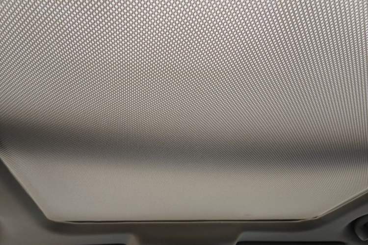 Used Suzuki S-Cross 2014 1.6L CVT Two-Wheel Drive Elite Version Headliner